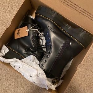 ALREADY BROKEN IN DOC MARTENS JADON